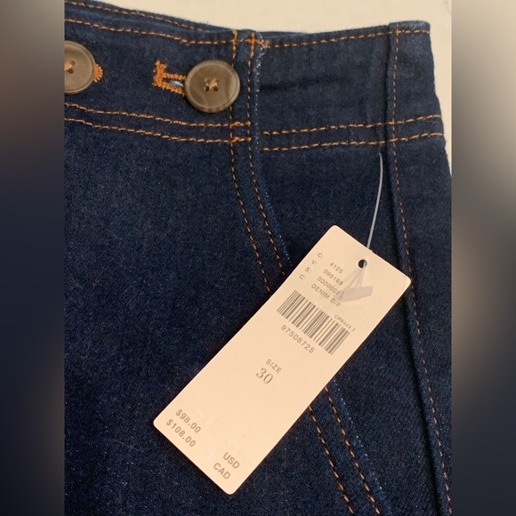 The Kit High Rise Utility Shorts by Pilcro
Anthropologie
In: Dark Denim - Picture 5 of 5